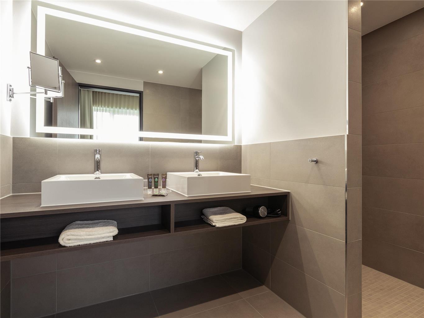 Novotel Airport Hotel 4*