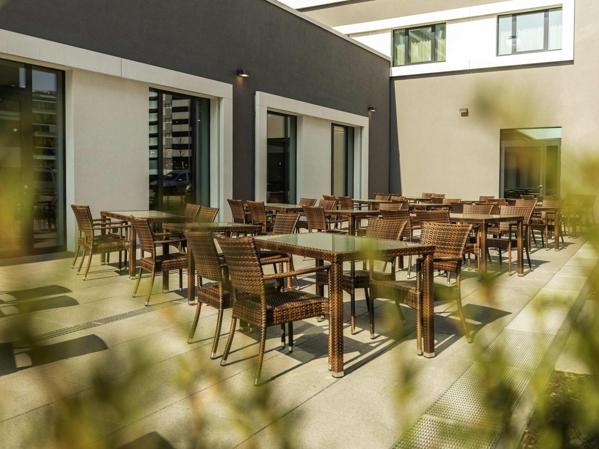 Novotel Airport Hotel 4*