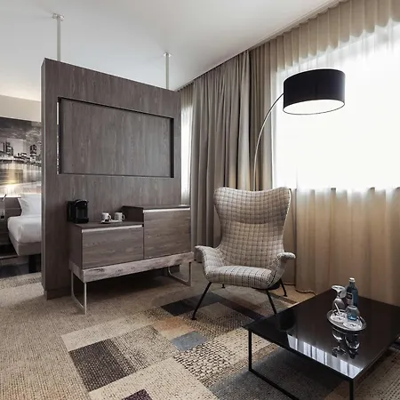 Novotel Airport Hotel 4*