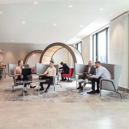 Hotel Novotel Airport 4*