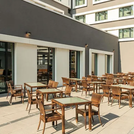 Novotel Airport Hotel 4*