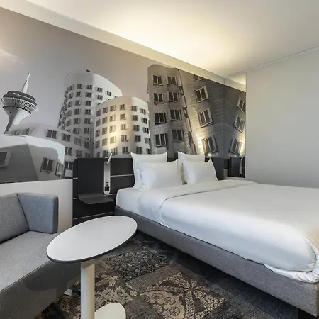 Novotel Airport