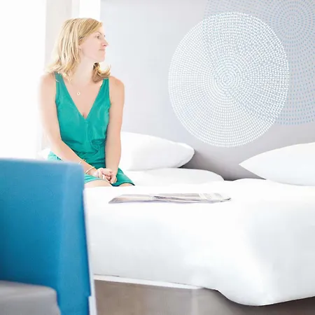 Novotel Airport Hotel 4*