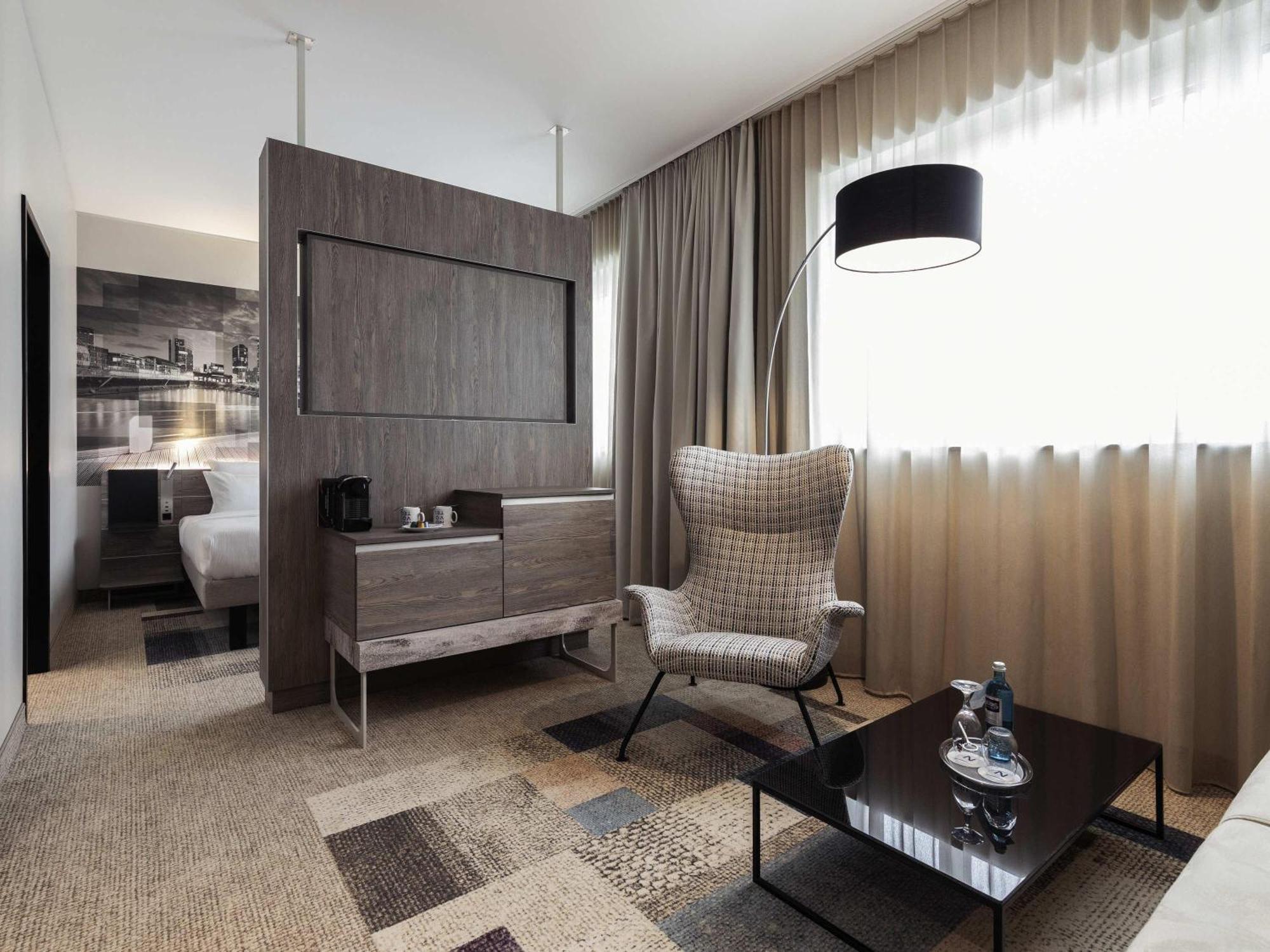 Novotel Airport Hotel 4*