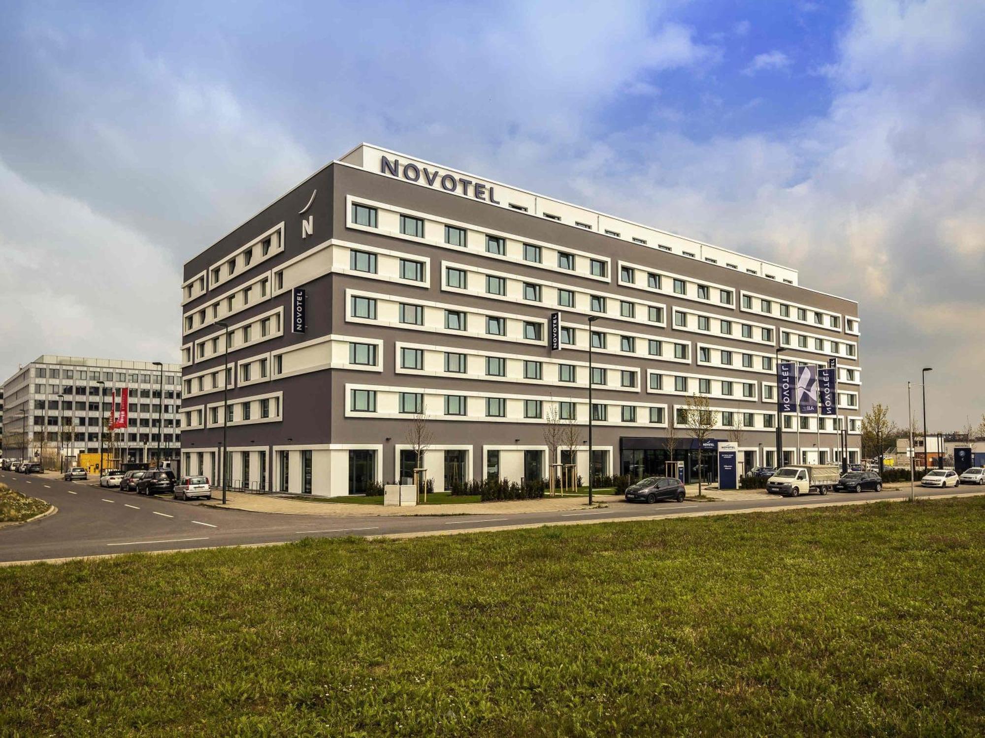Novotel Airport