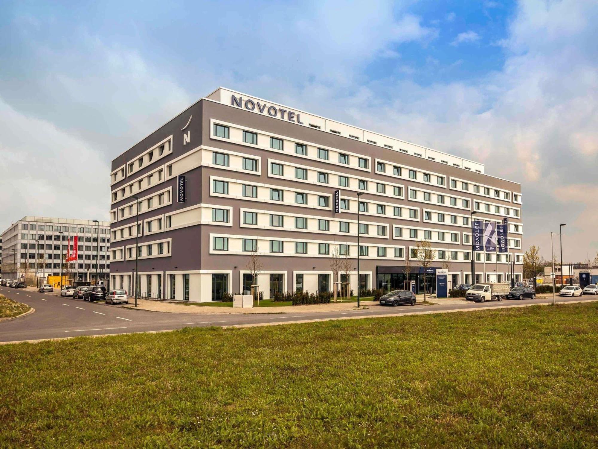 Hotel Novotel Airport 4*