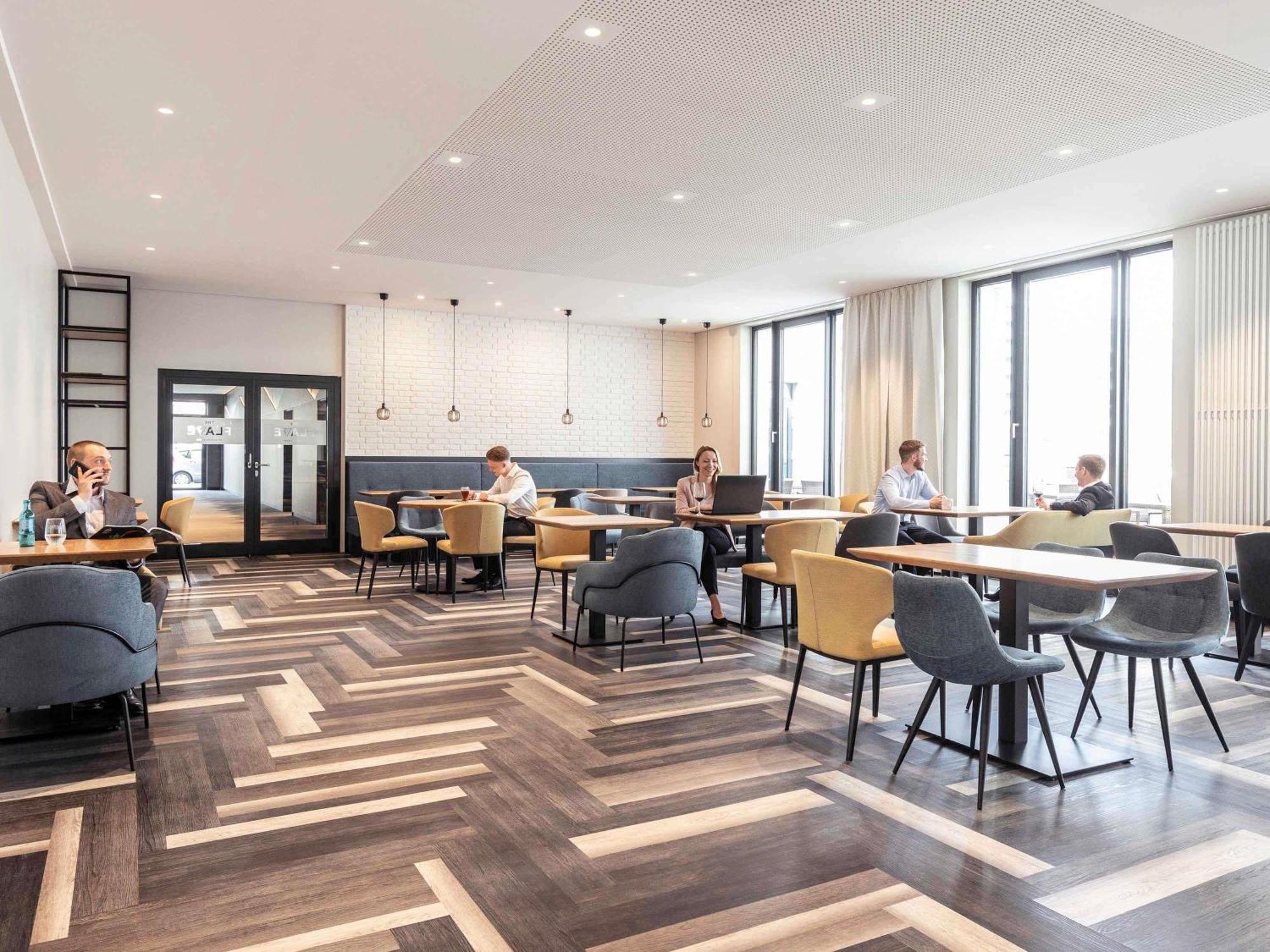 Novotel Airport Hotel 4*