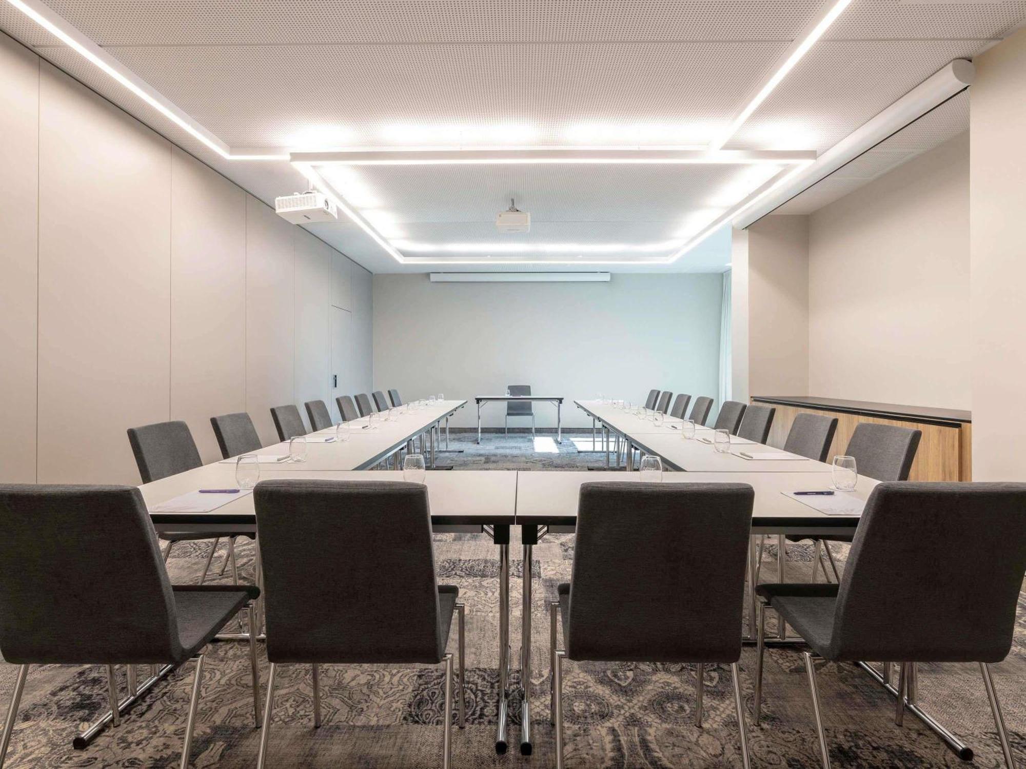 Novotel Airport Hotel