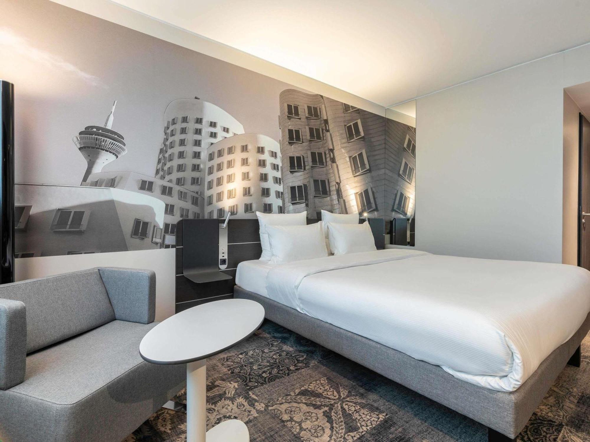 Novotel Airport