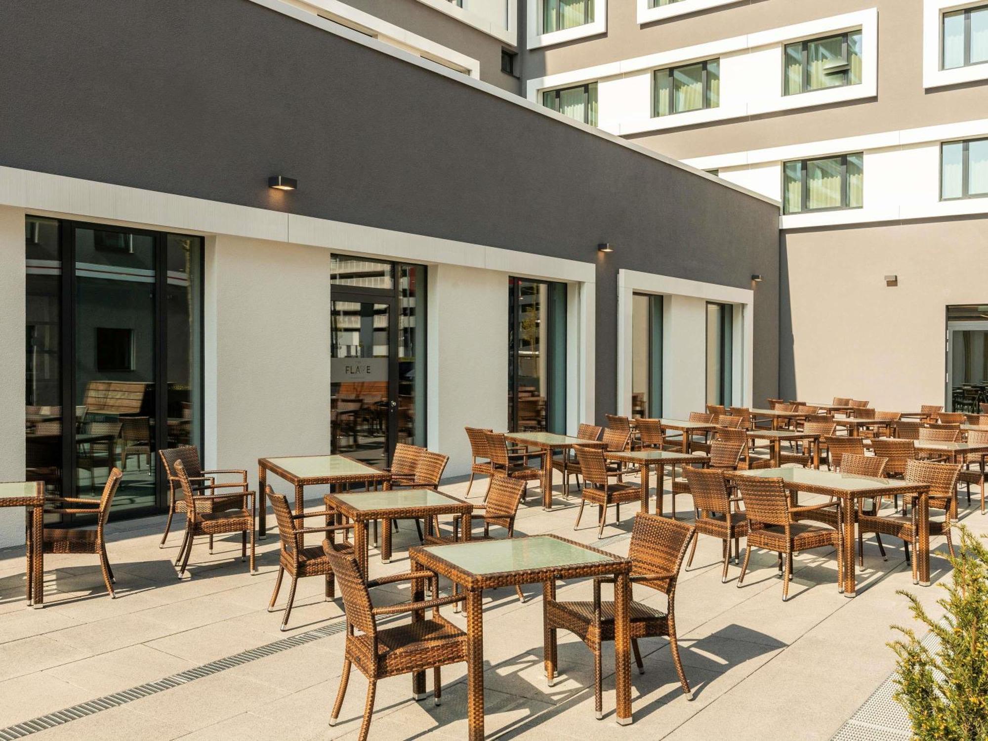 Novotel Airport Hotel 4*